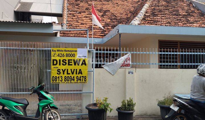 Disewa  Rumah 2 Lt. Jl Pembangunan Dlm  , Jakpus.  1