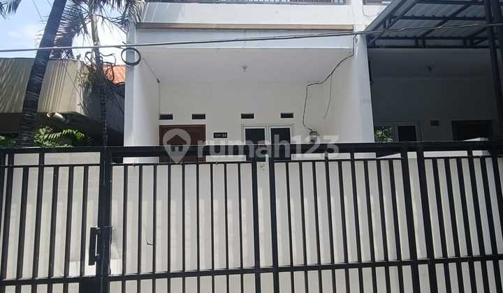 Disewa Murah Rumah Baru 2 Lt. Jl Kali Baru Timur , Jakpus 2