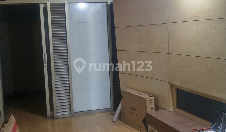 Luxury Office Rental Jl. Bkr, Spacious Parking, Floor 320m2, Land 370m2, 450mil/year Luxury Office Rental Jl. Bkr, Spacious Parking, Floor 320m2, Land 370m2, 450mil/year