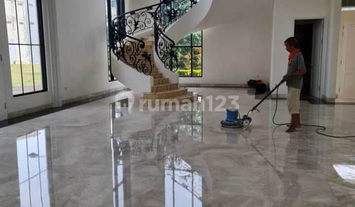 Dijual Rumah Baru Dengan Lift Dan Pool!! Di Alam Sutera 2