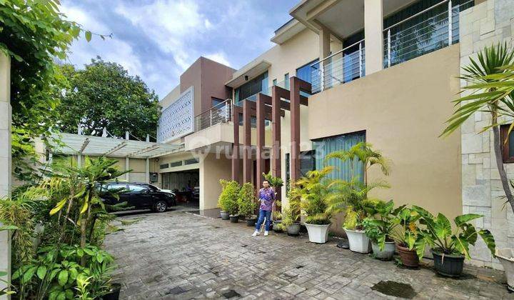 DIJUAL SECEPAT NYA RUMAH SIAP HUNI, DESIGN MODERN!! di Kemang Utara 2