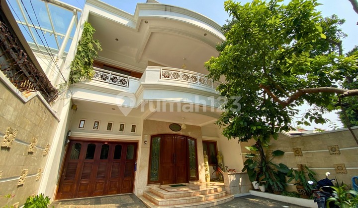 Dijual Rumah Mediterania Klasik Area Kebayoran Baru Dijual Rumah Mediterania Klasik Area Kebayoran Baru