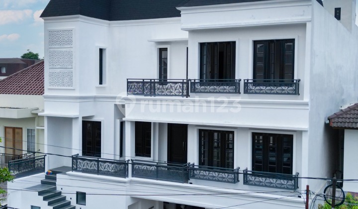 Dijual Rumah American Classic Area Kebayoran Baru 1