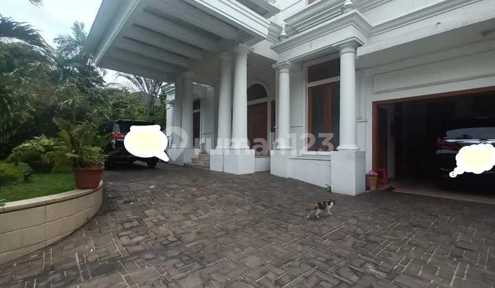 For Rent House in Pondok Indah Area, Land Size 750m² For Rent House in Pondok Indah Area, Land Size 750m²