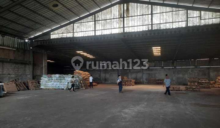 Dijual/ Disewakan Gudang Luas 3000 M² Di Jl. Hasyim Ashari 1