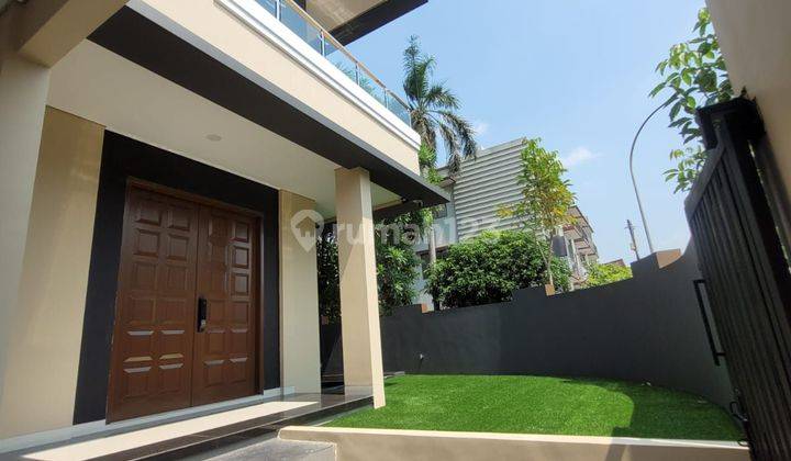 Dijual Rumah Mewah!! Di Anggrek Loka 2