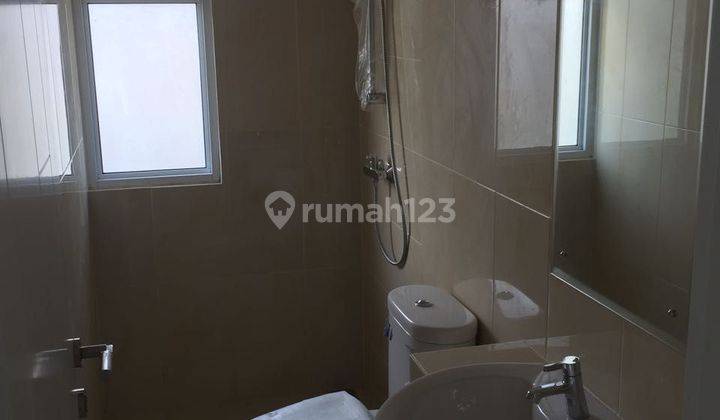 Rumah 2 Lantai di Greenwich Sudah Siap Huni 4