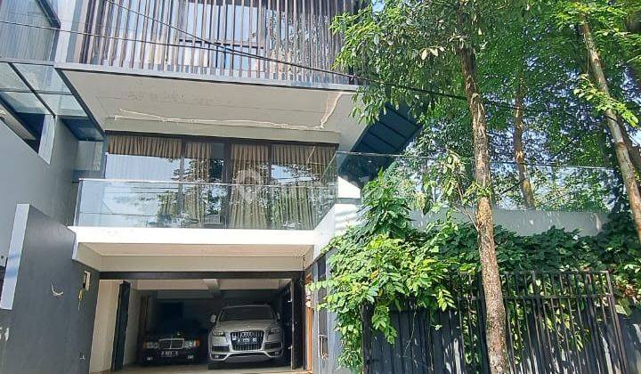 Townhouse Mewah Dengan Lingkungan Yang Private Dan Kolam Pribadi 1