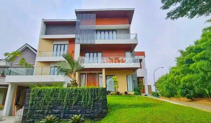 Dijual Rumah Mewah 3 lantai di Delatinos 2