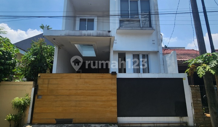 2-Story House Ready to Occupied in Kencana Loka