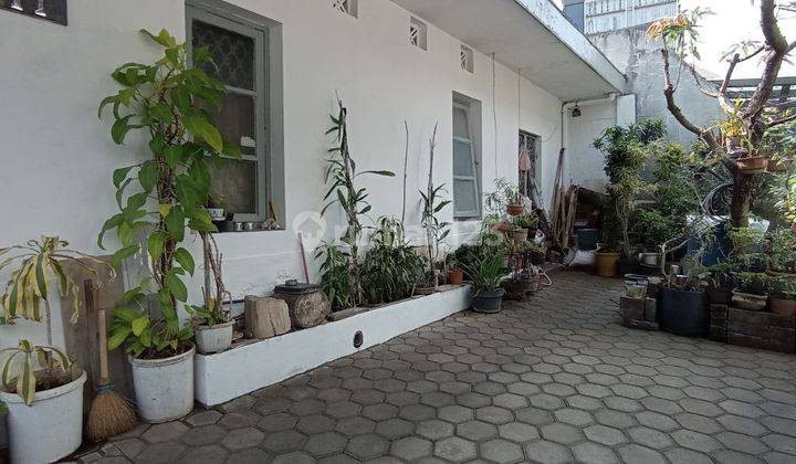 Rumah Bagus Unfurnished SHM di Sayap Riau, Bandung 2