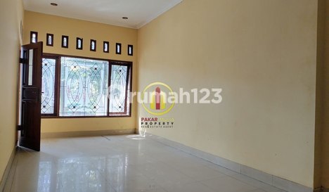 Rumah Sayap Riau, Mainroad Dekat Lapang Saparua