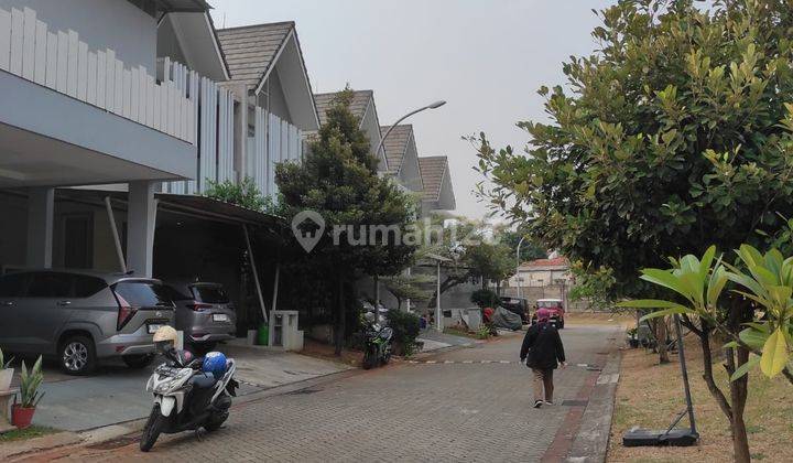 Rumah 2 Lantai Bagus Ada Pool di Discovery Bintaro Tangerang Selatan 1