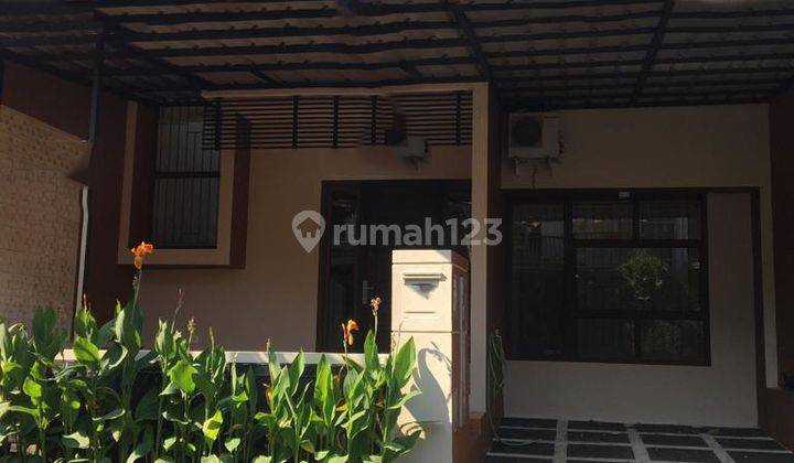 Rumah Bagus SHM di Emerald Town House, Tangerang Selatan 1