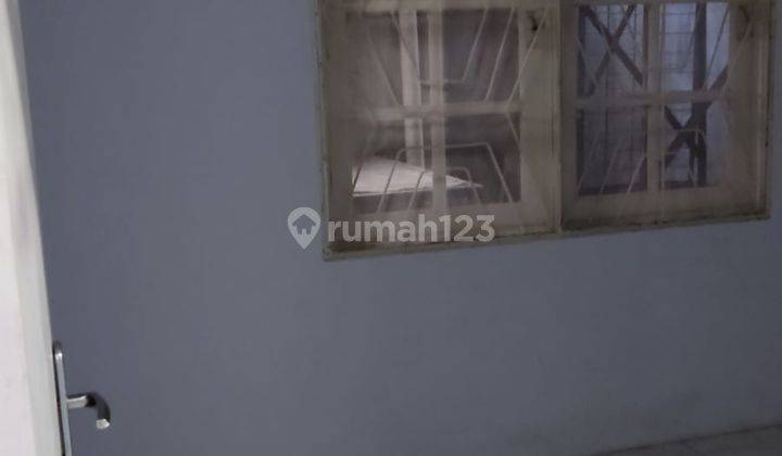 Rumah Bagus Semi Furnished SHM di Sektor 5, Tangerang Selatan 2