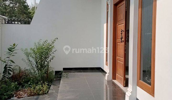 Rumah 2 Lantai Bagus Semi Furnished SHM di Jl. Permai Japos, Tangerang 1