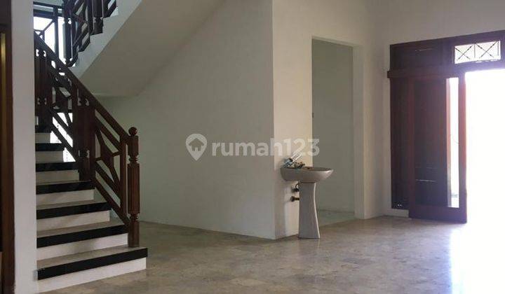 Rumah 2 Lantai Bagus di Jl. Camar Raya, Tangerang Selatan 2