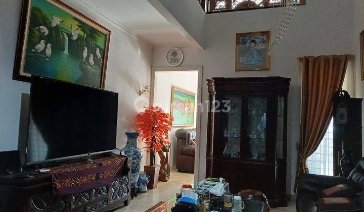 Rumah 2 Lantai Bagus Furnished SHM di Camar, Tangerang Selatan 1