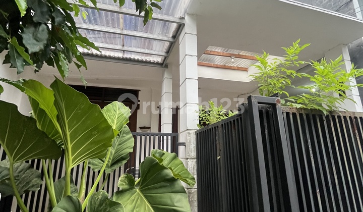 Di Jual Rumah Sektor 4 Bintaro Tangerang Selatan