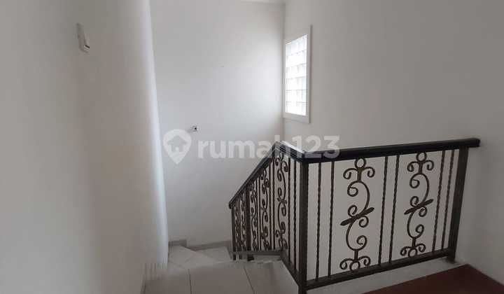 Rumah Besar Di Pik Kamar 4+1 , Cluster Akasia Nitnit 2