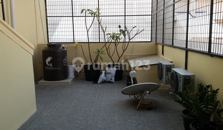 For Sale, Sedayu Square Shop House, Neat and Ready to Use....Ref 2