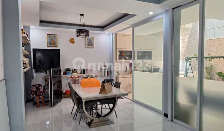 Jual.rumah Palem Rapi Sdh Renov 200meter.