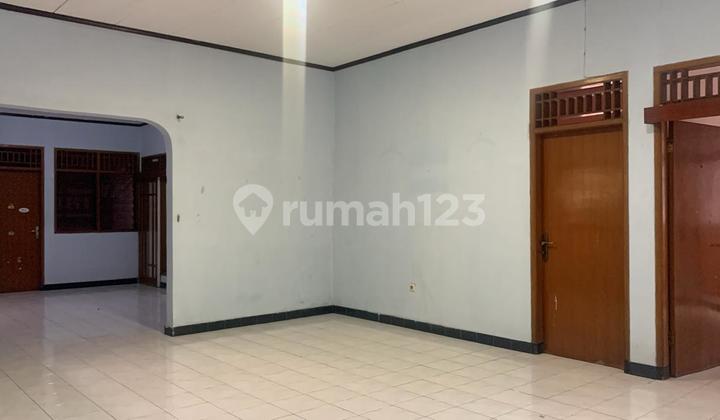 Disewakan Rumah Besar Tanjung Duren  2