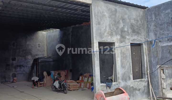 Ready-to-Use Warehouse, Tegal Alur