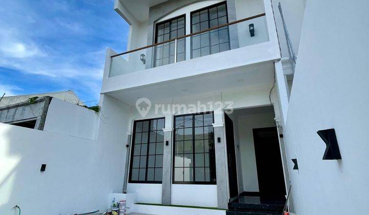 Dijual Rumah Baru Gress 2 Lantai American Style di Darmo Permai 1