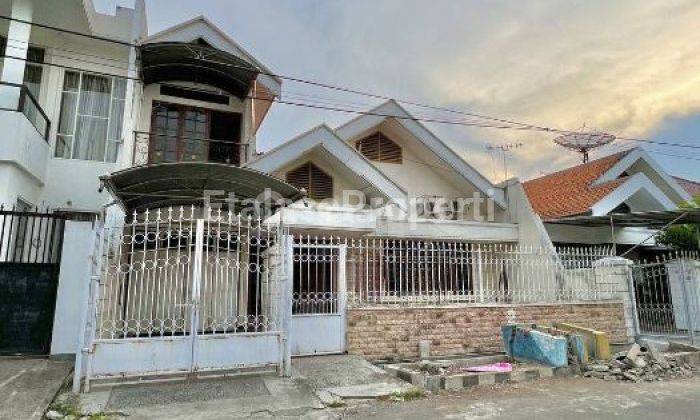 Jual Sewa Rumah 2 Lt Siap Huni di Dharmahusada Indah Utara 2