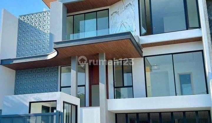 Dijual Rumah Baru Gress Mewah Full Marmer di Graha Family Sby 1