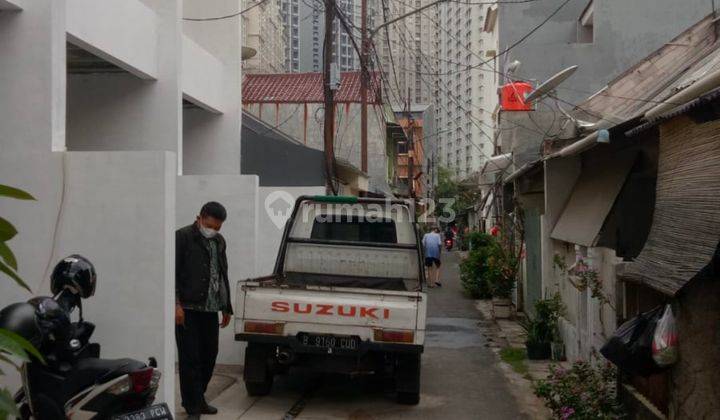 Rumah 3 lantai bebas banjir tanjung duren   1