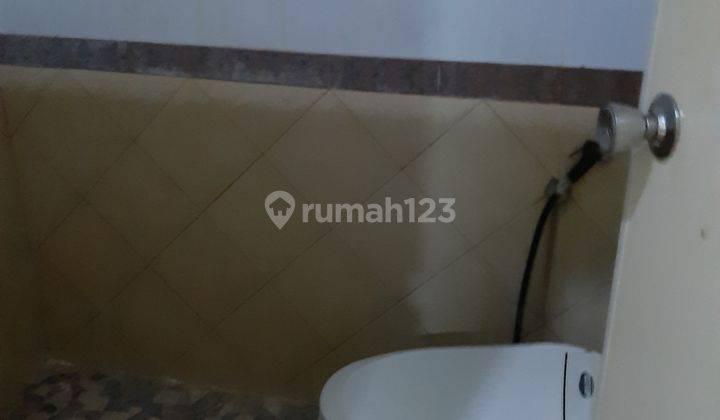 Rumah dijual dekat taman 2