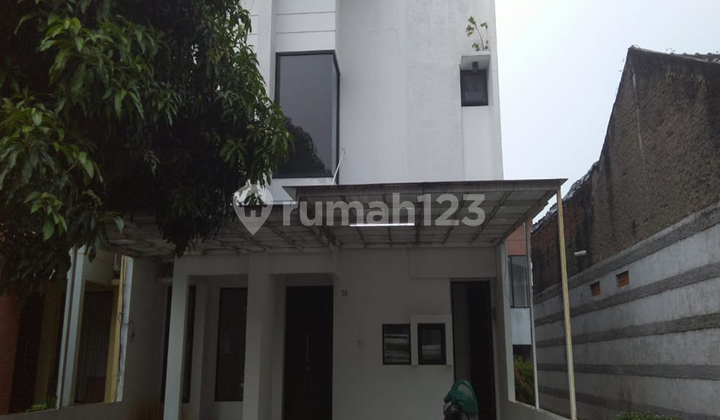 Disewakan Rumah di perumahan Garuda Rempoa ciputat timur tangerang 1