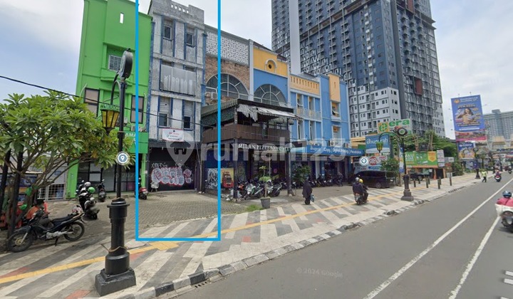 For Rent / For Sale Shop House in Depok, Margonda Square Complex Jl. Margonda Raya For Rent / For Sale Shop House in Depok, Margonda Square Complex Jl. Margonda Raya