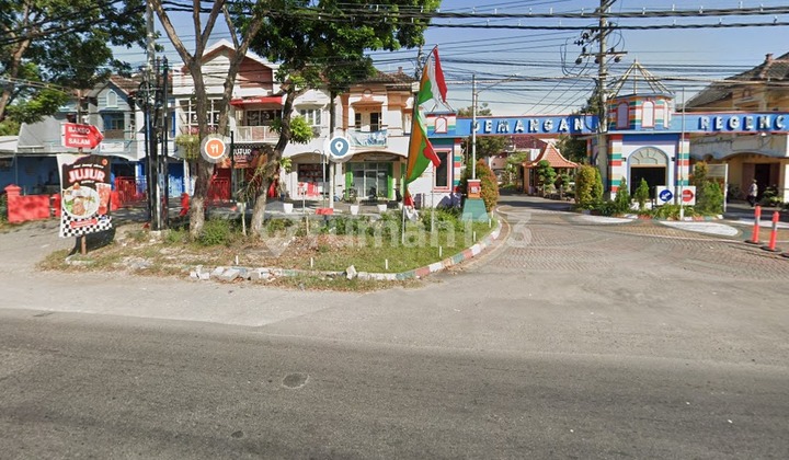 FOR RENT AND SOLD CHEAP, SHOPHOUSE IN LAMONGAN, DEMANGAN REGENCY SHOPHOUSE