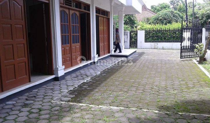 Rumah Besar 2 Lantai Pinggir Jalan Parkir Luas Dekat Xt Square Jogja 2