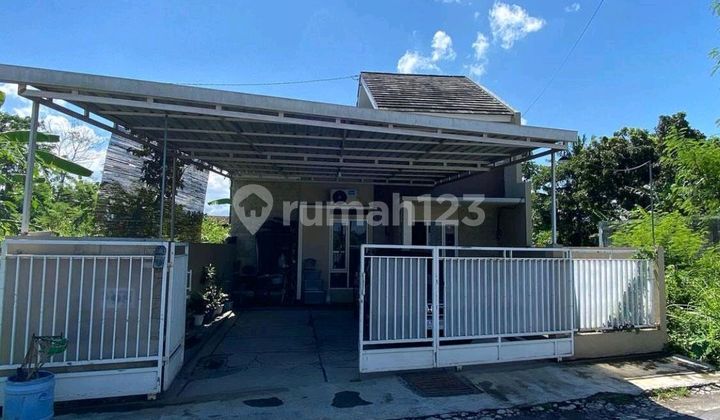 Ready-to-Occupy House Near Jalan Kaliurang Km 10 Ready-to-Occupy House Near Jalan Kaliurang Km 10