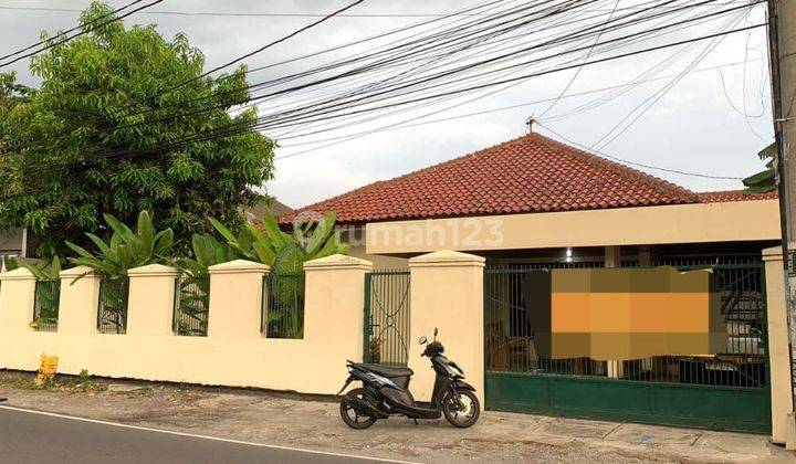 Rumah Besar Cocok Untuk Kantor Atau Rumah Keluarga Di Condongcatur