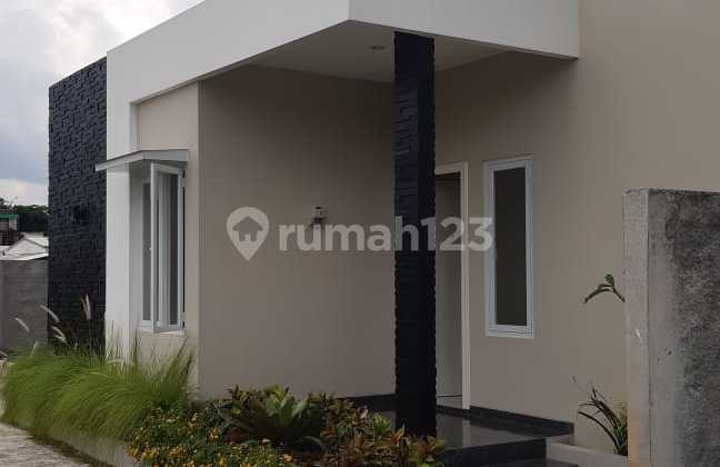 New modern minimalist house in Sendangtirto Sleman near Wonosari road 2