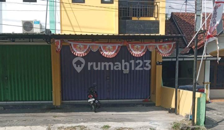 Ready-to-Use Shop House in Maguwoharjo Near Stan Market