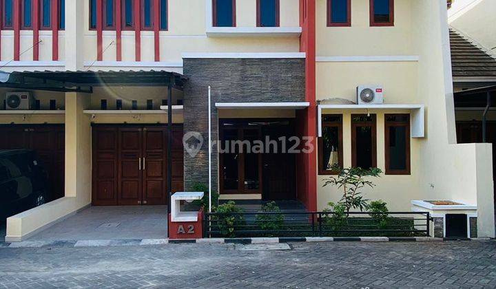 Rumah Mewah Dalam Perum Dekat Jogja Expo Center Dalam Ringroad 2