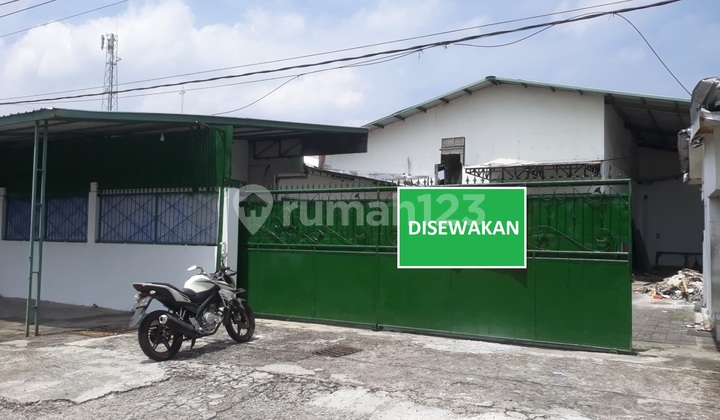 Spacious renovated warehouse in Sewon Bantul close to the city center