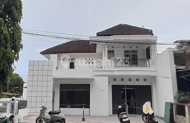 Ready-to-Occupy House Suitable for Office or Residence in the City Center Near Jogja City Hall Ready-to-Occupy House Suitable for Office or Residence in the City Center Near Jogja City Hall