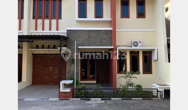 Rumah Mewah Dalam Perum Dekat Jogja Expo Center Dalam Ringroad
