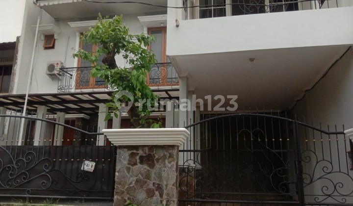 For Rent 5 Bedroom House in Rempoa Ciputat