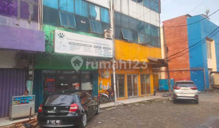 4-Storey Main Road Facing Shop House in Pamulang 4-Storey Main Road Facing Shop House in Pamulang