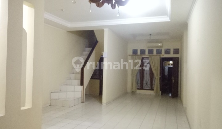 Rumah Siap Huni Dengan 4 Kamar Tidur Aman Dalam Lingkungan Yang Teduh 3
