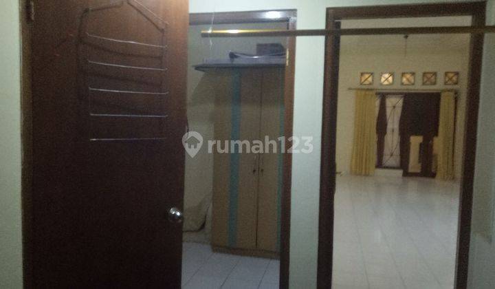 Rumah Siap Huni Dengan 4 Kamar Tidur Aman Dalam Lingkungan Yang Teduh 9