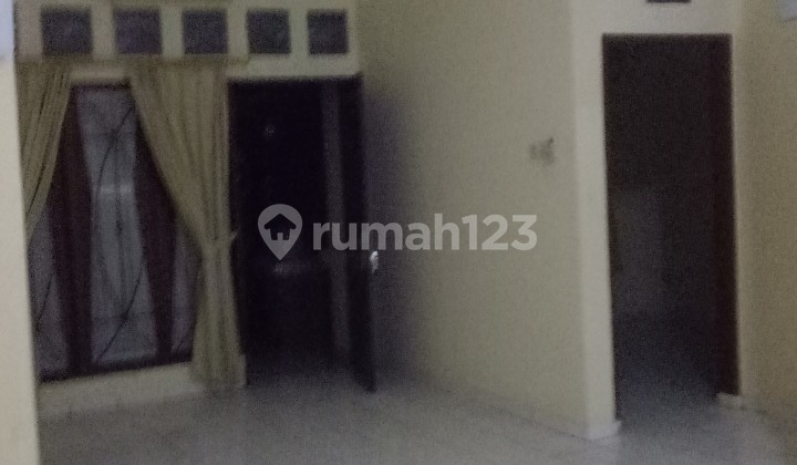 Rumah Siap Huni Dengan 4 Kamar Tidur Aman Dalam Lingkungan Yang Teduh 11